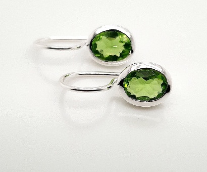 Cocktail Earring Oval Peridot 